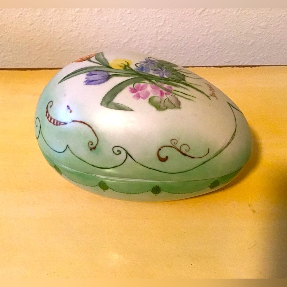 Hand-Painted Green Floral Ceramic Egg Trinket Box